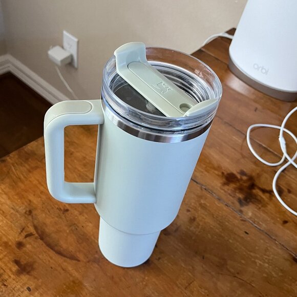 40oz Stanley Stainless Double Wall Drinkware Soft Green Excellent Condition - Picture 4 of 5